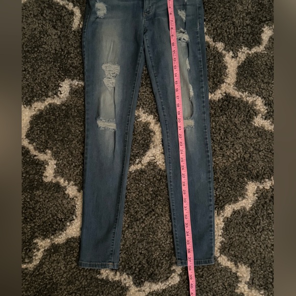 Unpublished Mid-Rise, Distressed, Skinny Jeans Size 28 or a 6 - Picture 8 of 8